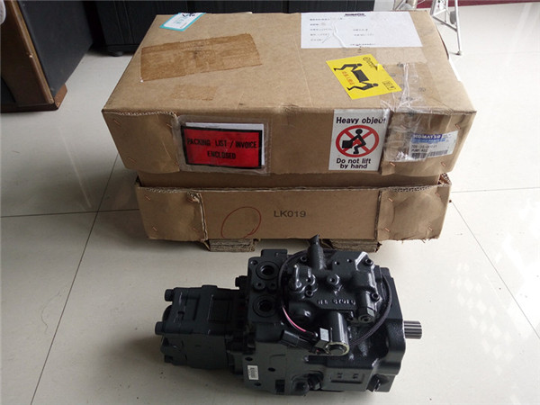 為什么裝載機(jī)配件中的增壓器會(huì)出現(xiàn)竄油的情況？